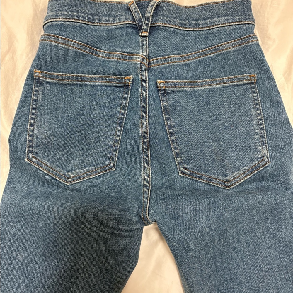 Veronica Beard Slightly Flared Jeans. NWOT. Never worn - Picture 8 of 10